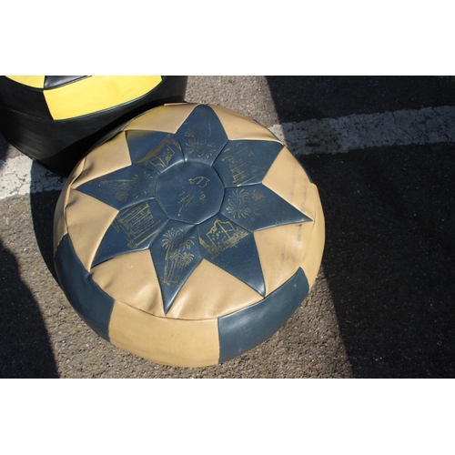 64 - 2 X RETRO POUFFES 
40 X 30CM