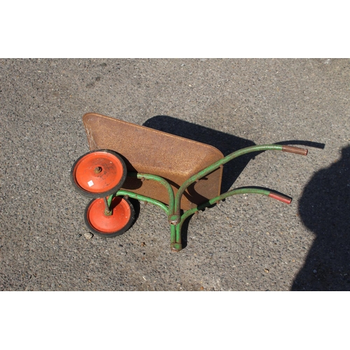 820 - VINTAGE CHILDS WHEELBARROW
69CM