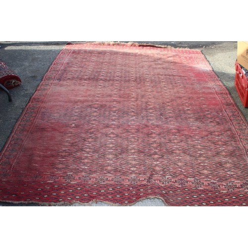 215 - VINTAGE EASTERN HANDMADE RUG
319 X 200CM