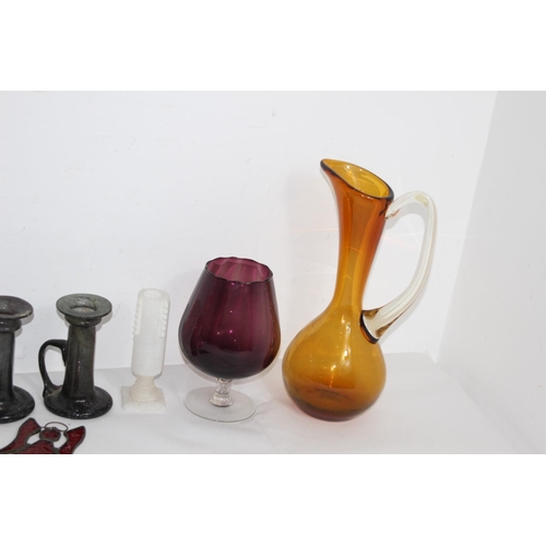 282 - QUANTITY OF VARIOUS GLASSWARE 
27CM