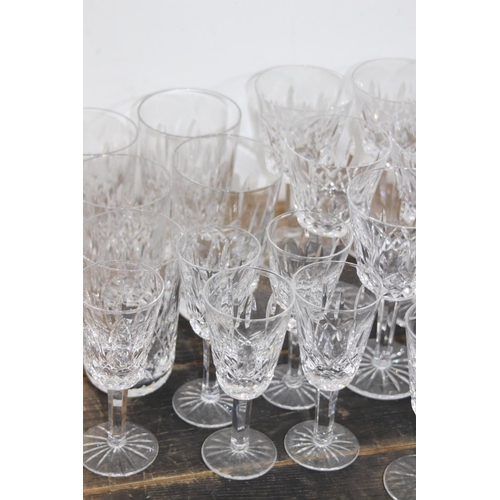 301 - QUANTITY OF GOOD GLASSWARE