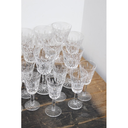 301 - QUANTITY OF GOOD GLASSWARE