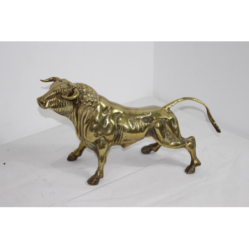 348 - HEAVY BRASS BULL 
47CM