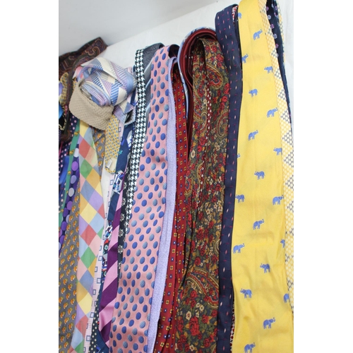 369 - QUANTITY OF TIES ETC