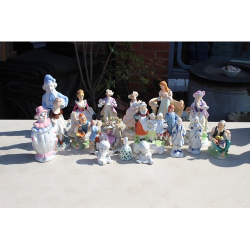 291 - BOX OF VARIOUS CHINA FIGURES