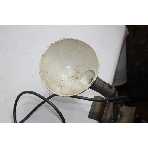 257 - INDUSTRIAL CLIP LAMP
35CM