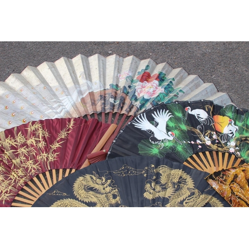 400 - QUANTITY OF ORIENTAL FANS
88CM