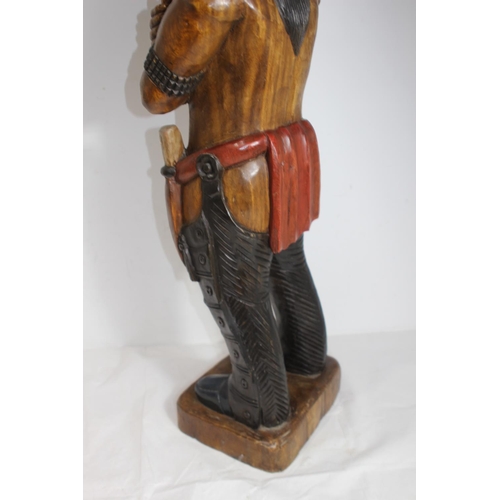 415 - VINTAGE 1980 WOODEN CARVED Native American FIGURE 
95CM