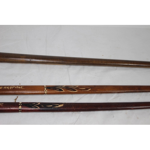 429 - 3 X ETHNIC STICKS 
91CM