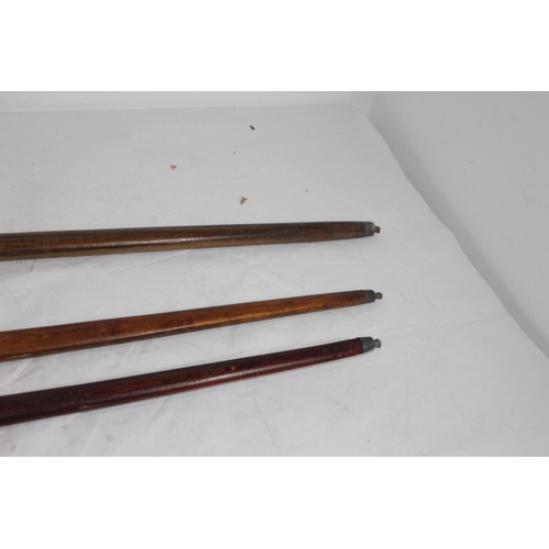 429 - 3 X ETHNIC STICKS 
91CM