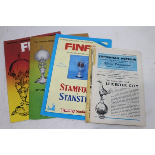 457 - QUANTITY OF VINTAGE RUGBY AND FOOTBALL PROGRAMMES