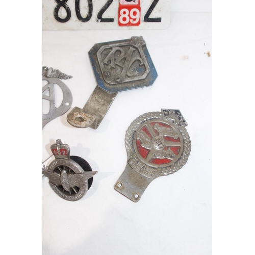 461 - LARGE QUANTITY OF VINTAGE AA and RAC BADGES and CAR PLATES