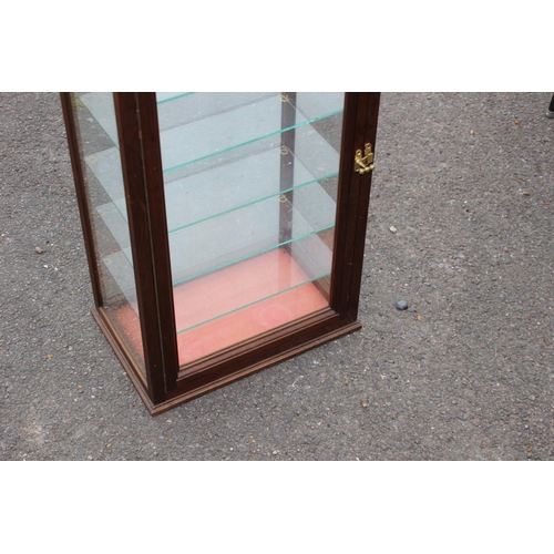 70 - VINTAGE DISPLAY CABINET
40 X 76 X 26CM