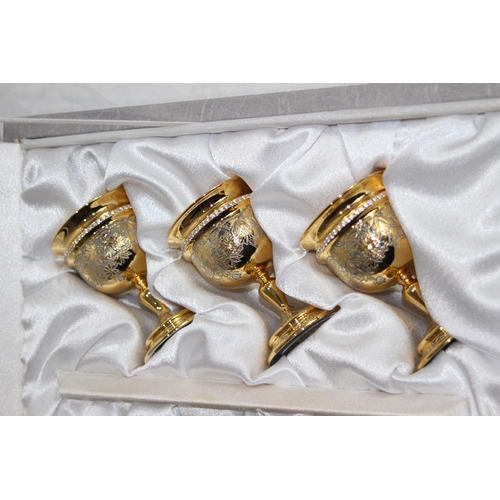 473 - RUSSIAN TRAY AND GOBLETS 
21CM