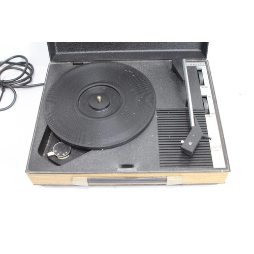 476 - RETRO FIDELITY PORTABLE TURNTABLE