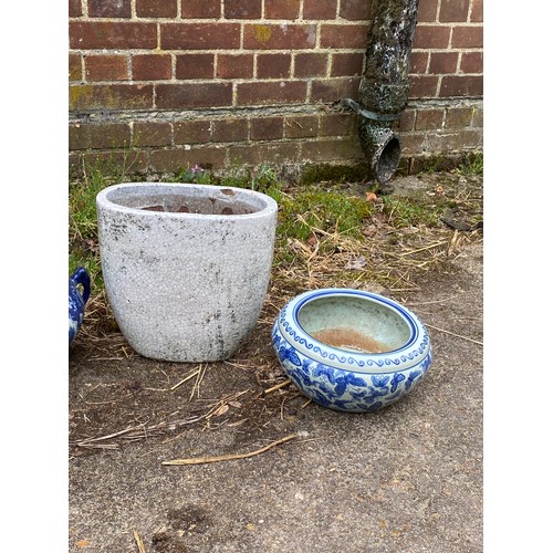 141 - QUANTITY OF BLUE AND WHITE CERAMIC PLANTERS ETC 
30CM