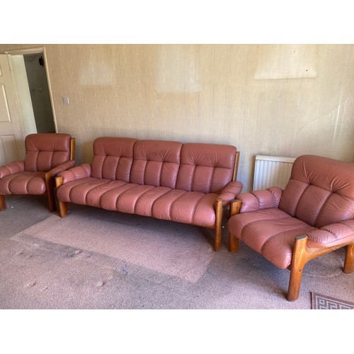 65 - EKORNES SOFA AND TWO ARMCHAIRS 
204 X 92 X 87CM