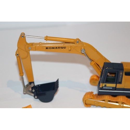 270 - KOMATSU TOMY DANDY DK-001 PC200 EXCAVATOR BAGGER DIE-CAST MODEL WITH BOX - A/F ON THE TRACKS