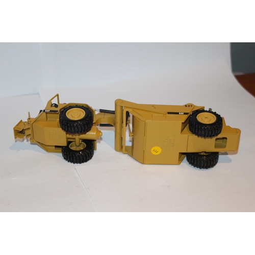 274 - CATERPILLAR 627 PUSH PULL SCRAPER DIE-CAST MODEL WITH BOX