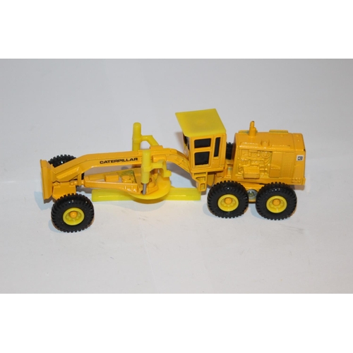 277 - CATERPILLAR 12G MOTORGRADER DIE-CAST MODEL WITH BOX