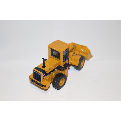 278 - KOMATSU WA350 WHEEL LOADER DIE-CAST MODEL WITH BOX