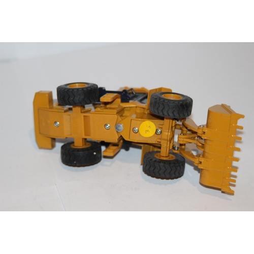 278 - KOMATSU WA350 WHEEL LOADER DIE-CAST MODEL WITH BOX