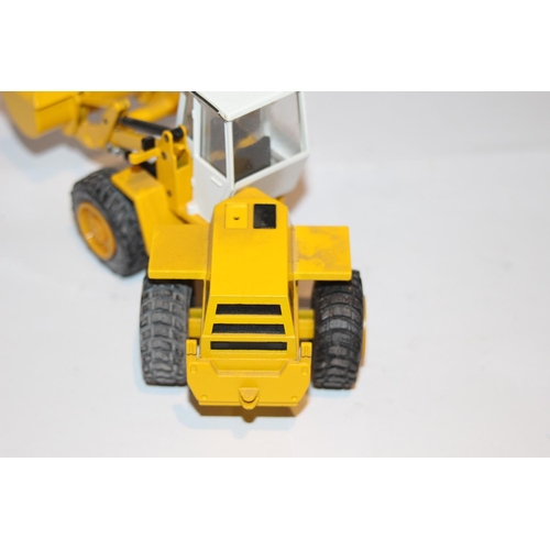 283 - NZG MODELLE JCB 430 ARTICULATED WHEELED LOADER DIE-CAST MODEL WITH BOX