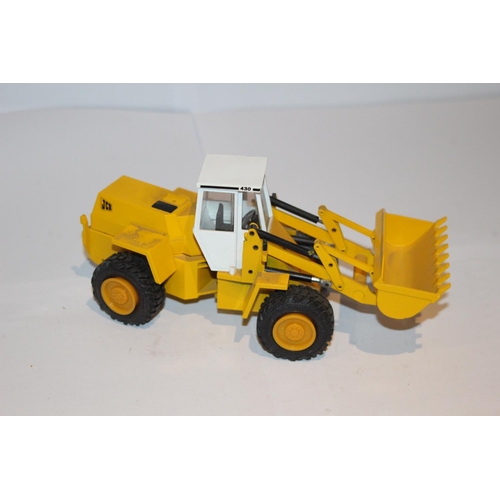 283 - NZG MODELLE JCB 430 ARTICULATED WHEELED LOADER DIE-CAST MODEL WITH BOX