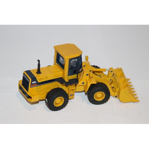 286 - KOMATSU WA350 WHEEL LOADER DIE-CAST MODEL WITH BOX