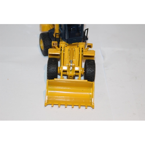 286 - KOMATSU WA350 WHEEL LOADER DIE-CAST MODEL WITH BOX