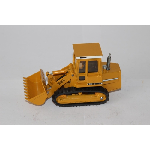 289 - CONRAD2802 LIEBHERR LR621 TRACKED LOADER DIE-CAST MODEL WITH BOX