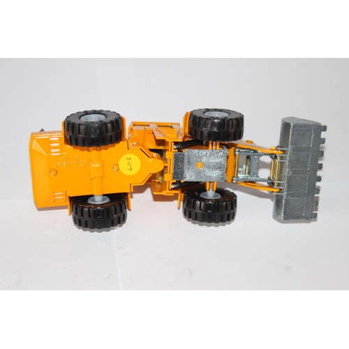 298 - SIKU NO 3120 WHEEL LOADER DIE-CAST MODEL WITH BOX