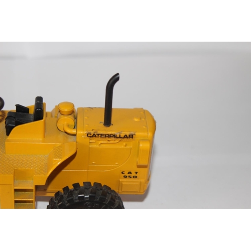 367 - STRENCO CAT 950 WHEEL LOADER DIE-CAST MODEL NO BOX