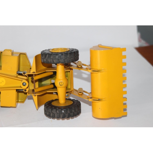 367 - STRENCO CAT 950 WHEEL LOADER DIE-CAST MODEL NO BOX