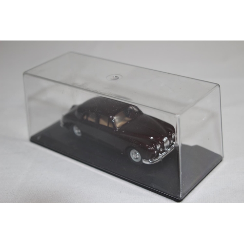 371 - 4 X VINTAGE CARS IN DISPLAY BOXES