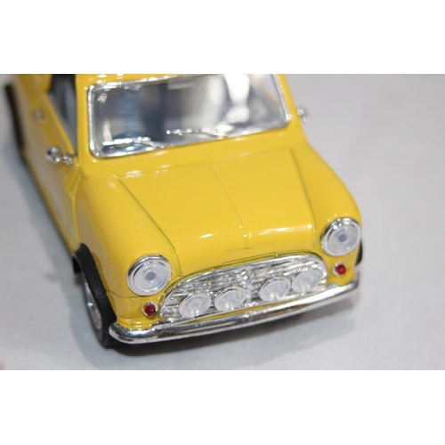 381 - MINI COOPER COLLECTABLES SS7709W DIE-CAST CAR MODEL WITH BOX