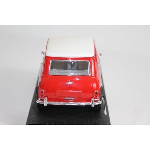 382 - MINI COOPER COLLECTABLES SS7709W DIE-CAST CAR MODEL WITH BOX