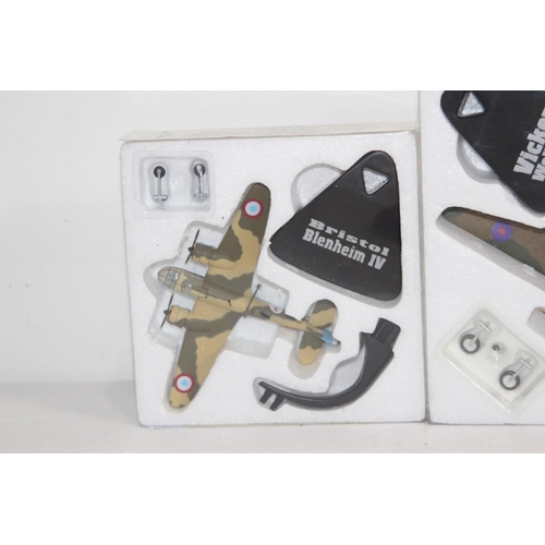 400 - 3 X GIANTS OF THE SKY BRITISH PLANES DIE-CAST MODELS