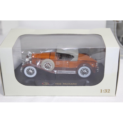 403 - 3 X SIGNATURE MODELS VINTAGE DIE-CAST CAR MODELS WITH BOXES