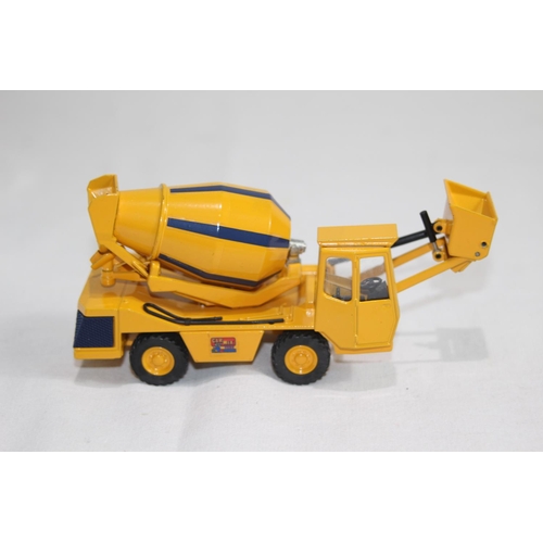 450 - JOAL CARMIX 3500 CONCRETE MIXER DIE-CAST MODEL WITH BOX