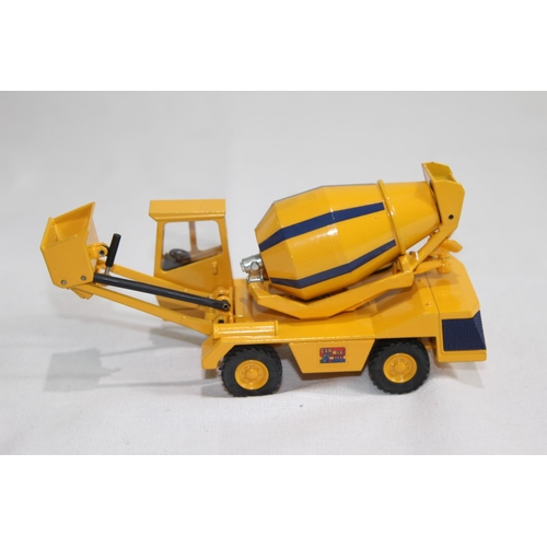 450 - JOAL CARMIX 3500 CONCRETE MIXER DIE-CAST MODEL WITH BOX