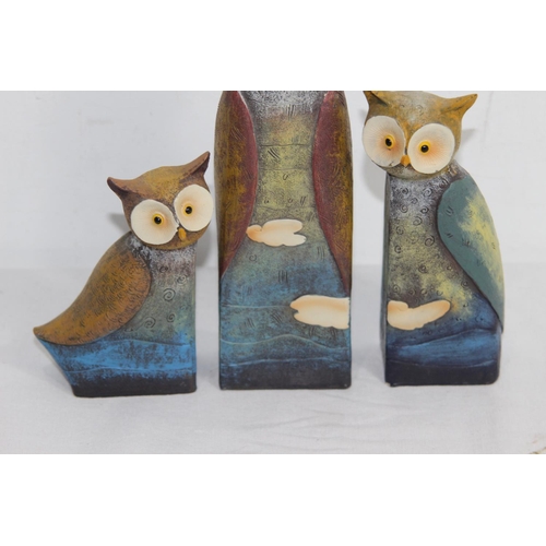 118 - QUANTITY OF DECORATIVE OWLS 18CM