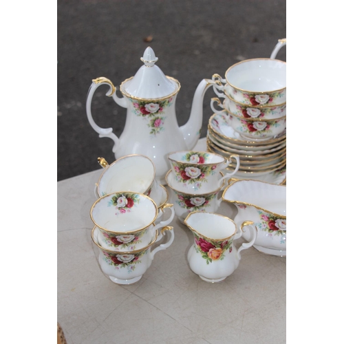 137 - QUANTITY OF ROYAL ALBERT CHINA