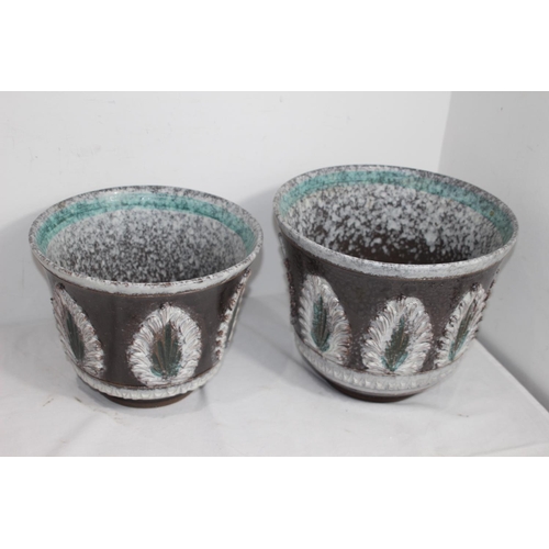 148 - 4 X PLANTERS 
23CM