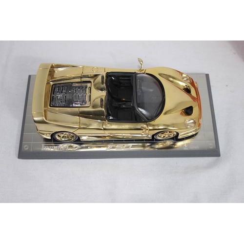 471 - FERRARI F50 ON PLAQUE DIE-CAST MODEL WITH BOX