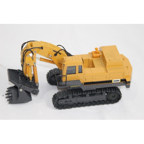 488 - KOMATSU PC650 HYDRAULIC EXCAVATOR 614 DIE-CAST MODEL IN BOX