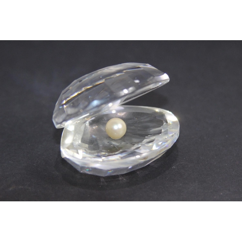 263 - SWAROVSKI PEARL IN SHELL