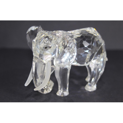 264 - SWAROVSKI INSPIRATION AFRICA 93-95 LION, ELEPHANT AND PLAQUE