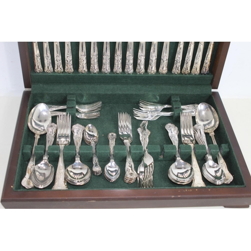 603 - BOXED CUTLERY SET