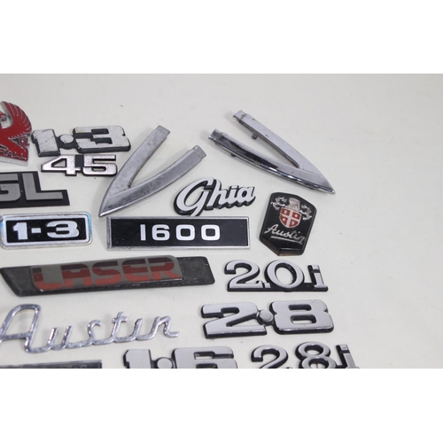 616 - QUANTITY OF CAR BADGES AND INSIGNIA